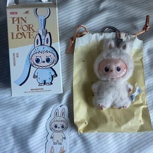 Pin for love labubu
